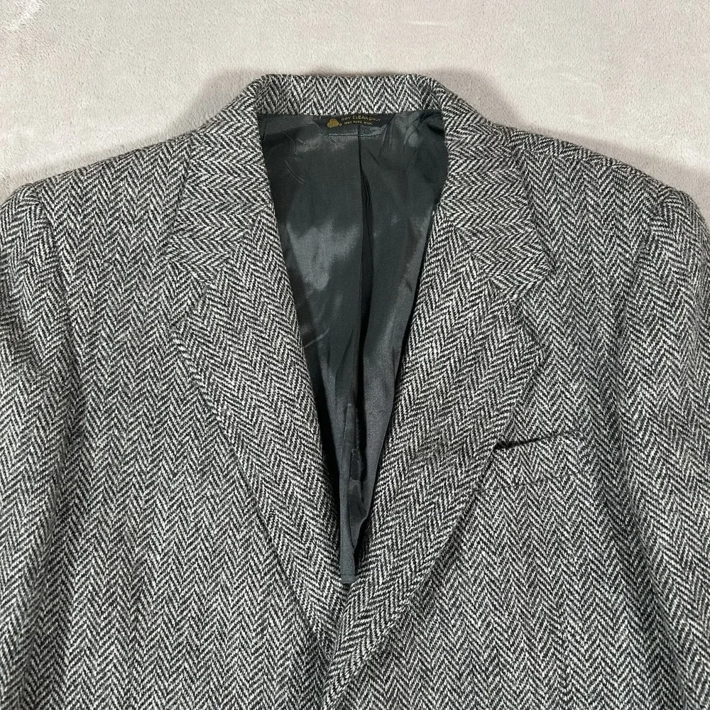 VTG Harris Tweed Blazer Mens 40R Gray Herringbone Wool Handwoven Sport Coat